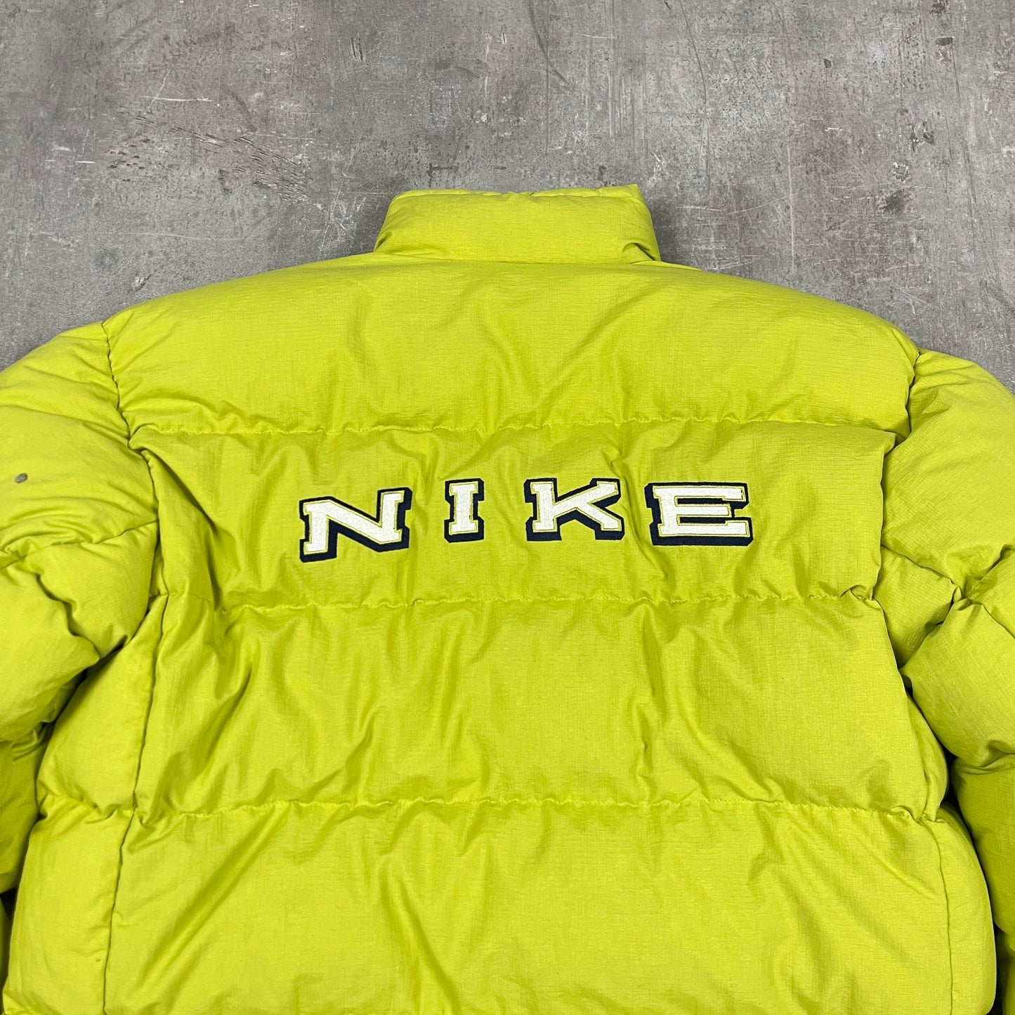 Nike Winterjacke (L)